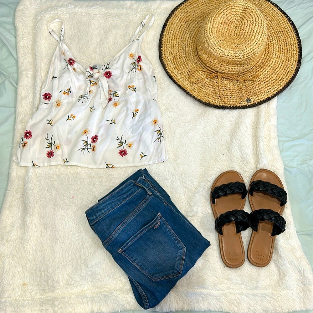 Hollister top